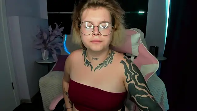Eva Starfire  online show from August 3, 8:18 am