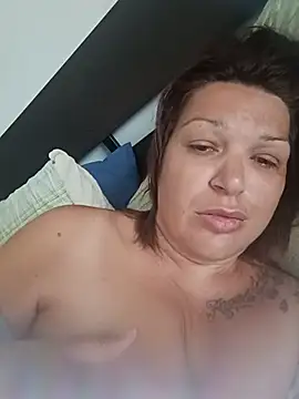 Caldaebagnata online show from July 31, 6:58 am