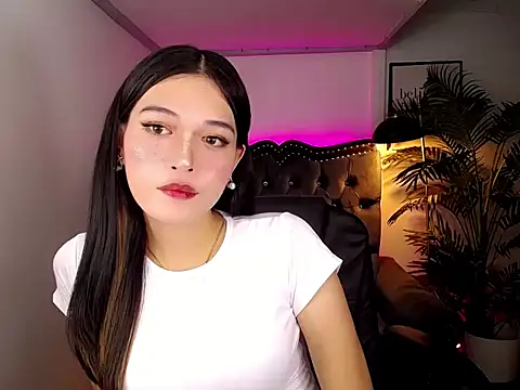 Enchantres mikay online show from August 1, 7:32 am