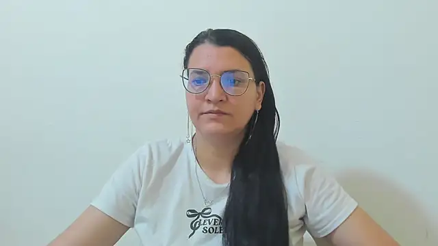 MARILYN GARCIA online show from December 15, 2:55 pm