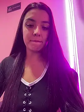 Megan Vixen18 online show from August 8, 3:25 am