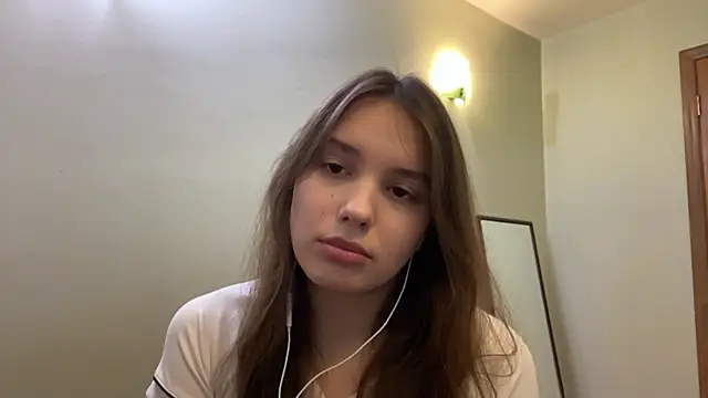 HootedIlk online show from August 7, 2:24 pm