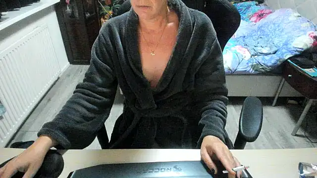 Snapshot of minoesje37 chatting on October 1, 8:14 pm minoesje37 online show from October 1, 8:14 pm