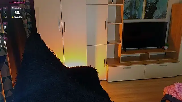 MilanaOmg online show from April 1, 7:00 pm