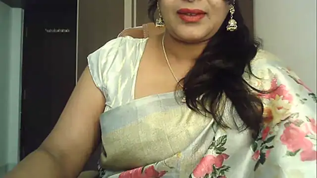 Snapshot of Spandana_Sweety chatting on October 18, 6:05 am Spandana Sweety online show from October 18, 6:05 am