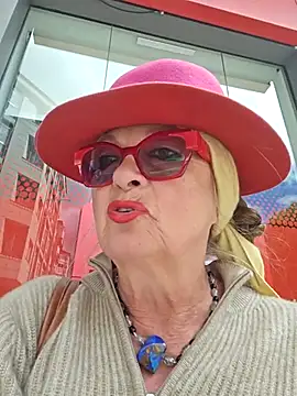 MucMilf59 online show from May 17, 10:36 am
