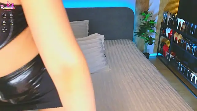 Kira from UA online show from October 30, 1:08 am