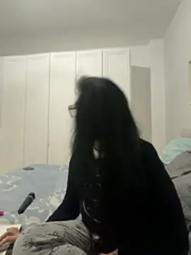 crudeliafrancy online show from April 1, 6:38 pm