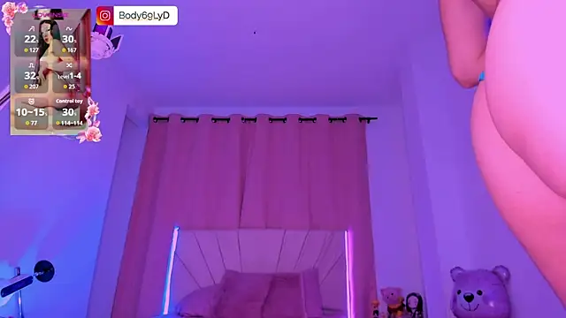 Body69ld online show from May 21, 10:52 pm