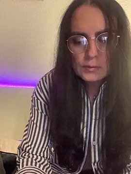 Chic desire online show from April 5, 9:36 pm