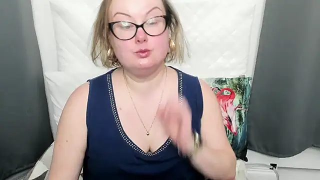 dirtyBonnie online show from February 5, 7:00 am