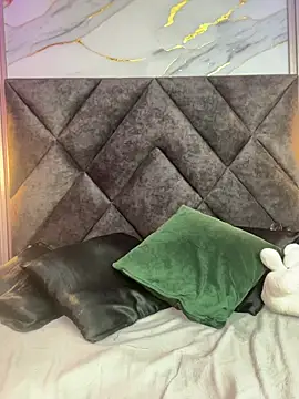 Zafira Alabi online show from February 8, 5:49 pm