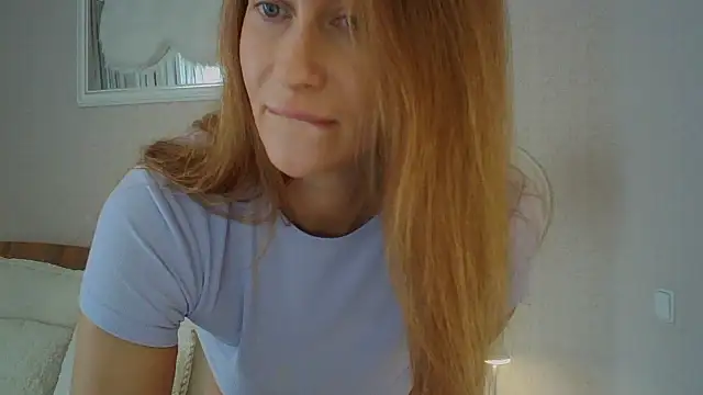 Luna Hoty online show from October 6, 10:10 am