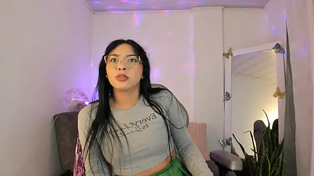 Snapshot of kirasofia chatting on September 23, 6:22 am kirasofia online show from September 23, 6:22 am