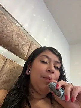 emilyjohanson online show from May 15, 4:54 pm