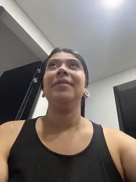 emilyjohanson online show from May 5, 4:21 pm
