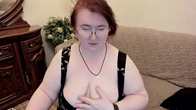 leiamillersonn online show from September 19, 7:02 pm