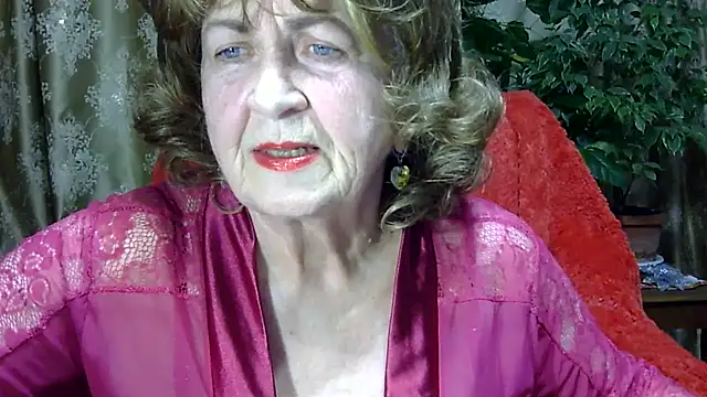 Emma52610 online show from February 17, 4:39 pm