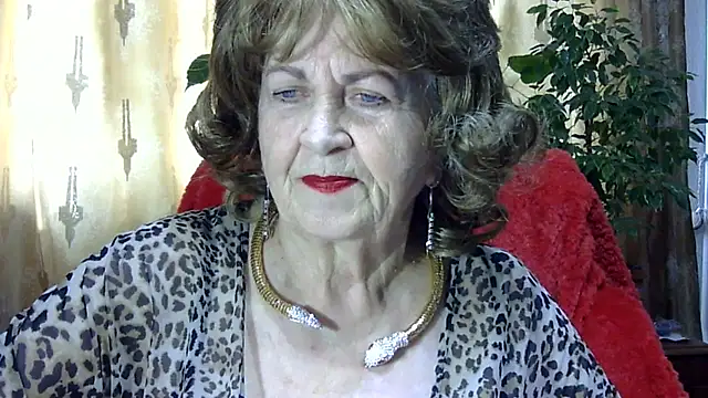 Emma52610 online show from February 8, 10:30 am