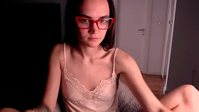 EvelynGG online show from May 13, 10:54 am