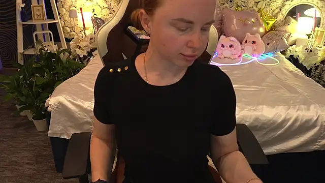 MiaRedFox online show from May 23, 12:14 pm