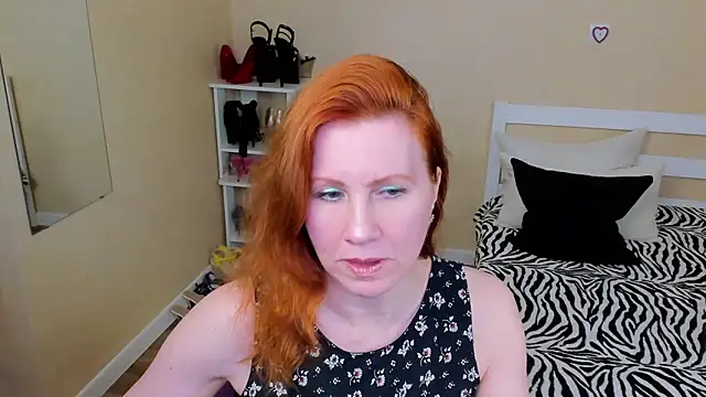FoxySophia online show from May 3, 1:09 am