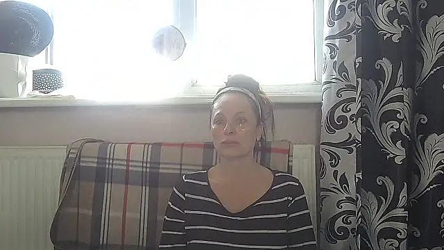 LindaStarS online show from May 3, 7:56 am