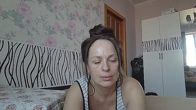 LindaStarS online show from March 27, 6:37 am