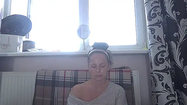 LindaStarS online show from May 15, 5:22 am