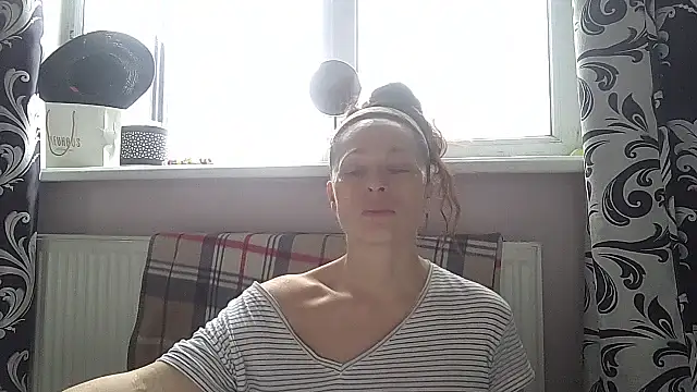 LindaStarS online show from May 12, 4:43 am