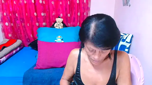 SLUTTYROXY online show from April 8, 9:22 am