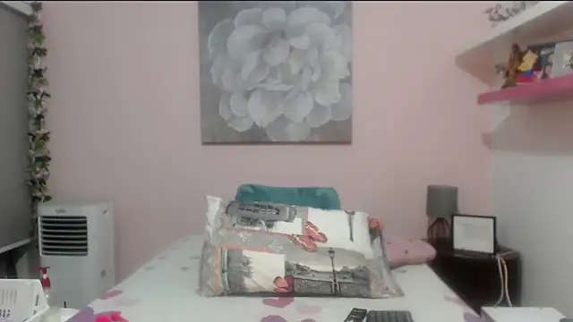 CindyCrawford online show from May 19, 3:35 am