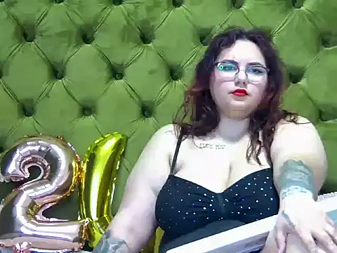 MissElisabeth online show from May 8, 8:39 am