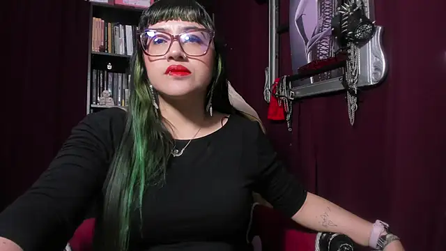 MeGoddesSara online show from May 26, 3:28 am