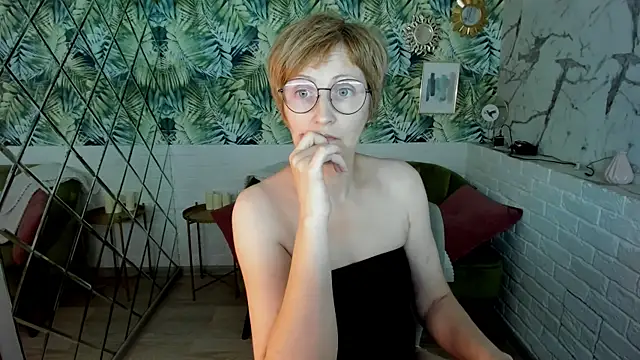 Paris Cherry online show from July 30, 5:58 pm
