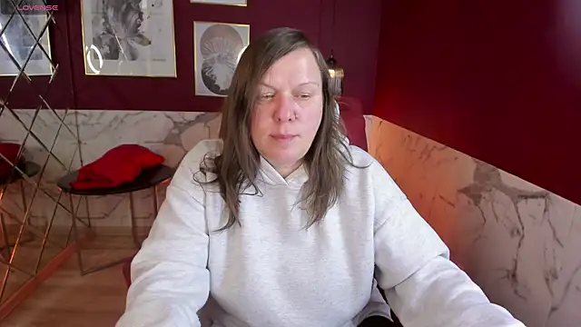 KellyPerfection online show from May 14, 6:30 am