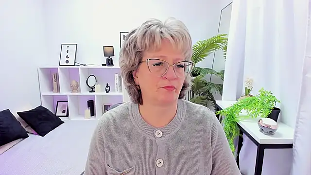 EvelynJoyful online show from November 21, 5:09 am