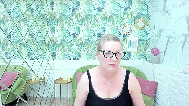 LeaPure online show from April 7, 4:20 pm