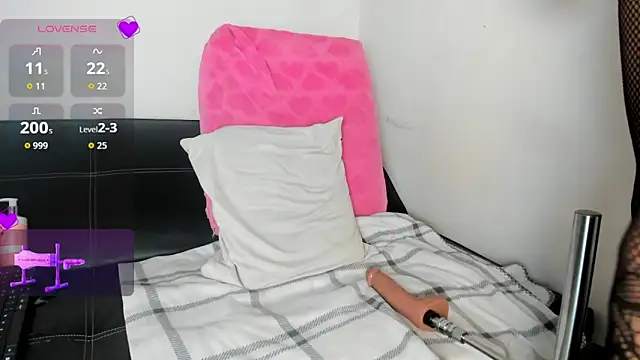 Snapshot of brittaanya chatting on October 4, 9:04 am brittaanya online show from October 4, 9:04 am