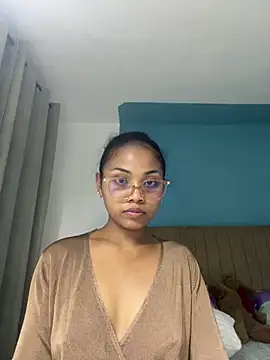 naya86 online show from May 23, 3:10 pm