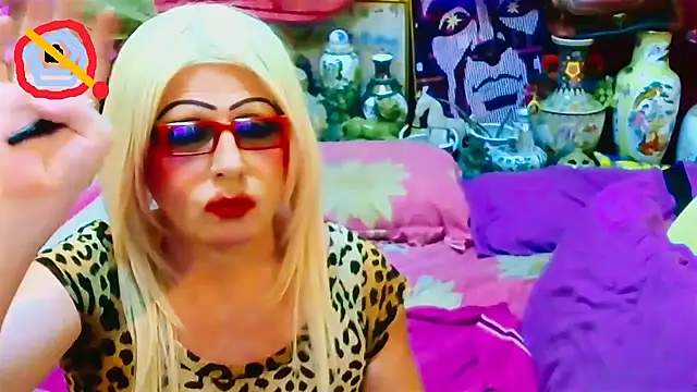 Goldeena online show from September 28, 9:42 pm