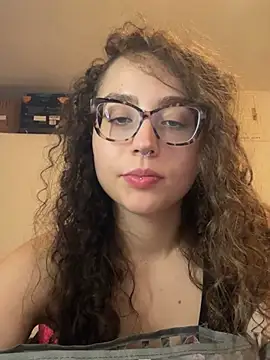 ladyturtle online show from May 24, 8:30 pm