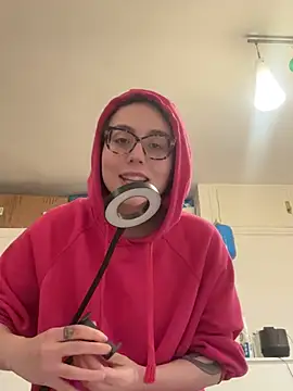 ladyturtle online show from March 21, 8:25 pm