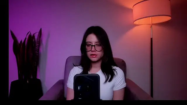 HazelKush online show from May 26, 9:47 pm