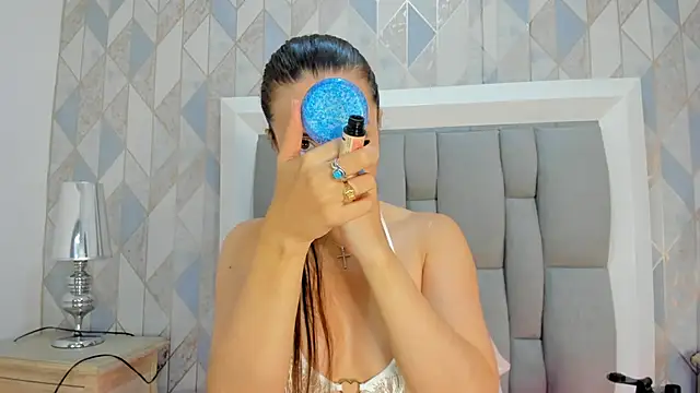 Princsgirl  online show from February 16, 7:25 pm