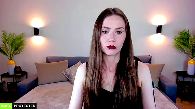 TheWoman   online show from July 6, 10:42 am