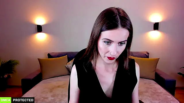 TheWoman   online show from September 11, 7:25 pm