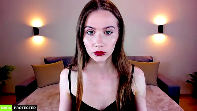 TheWoman   online show from October 6, 6:23 pm