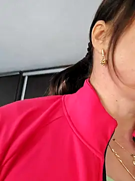 IsabelleCraft online show from April 25, 1:41 pm