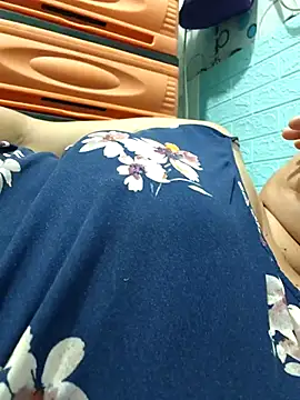 XXLorie 02 online show from May 24, 2:05 pm